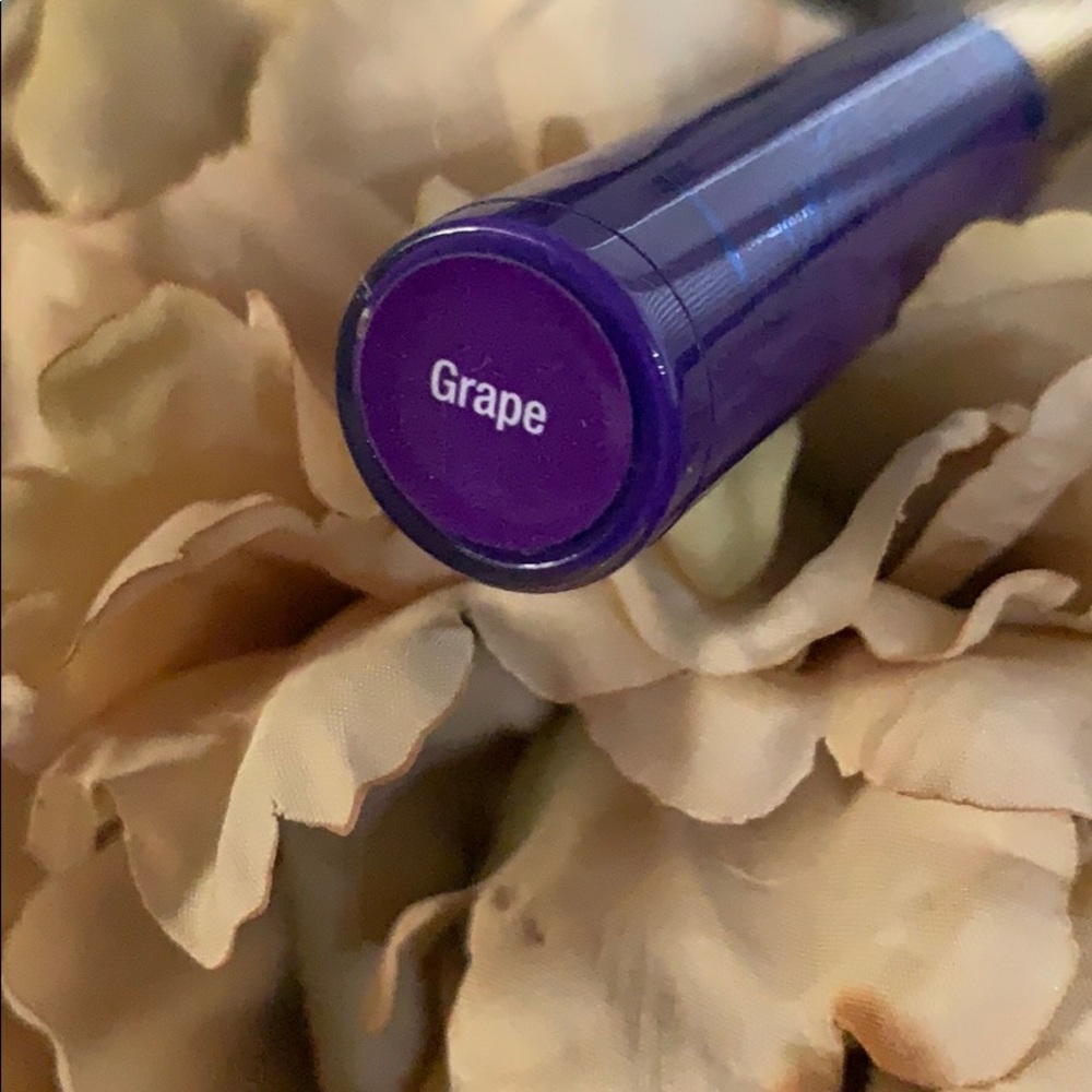 Grape Gloss